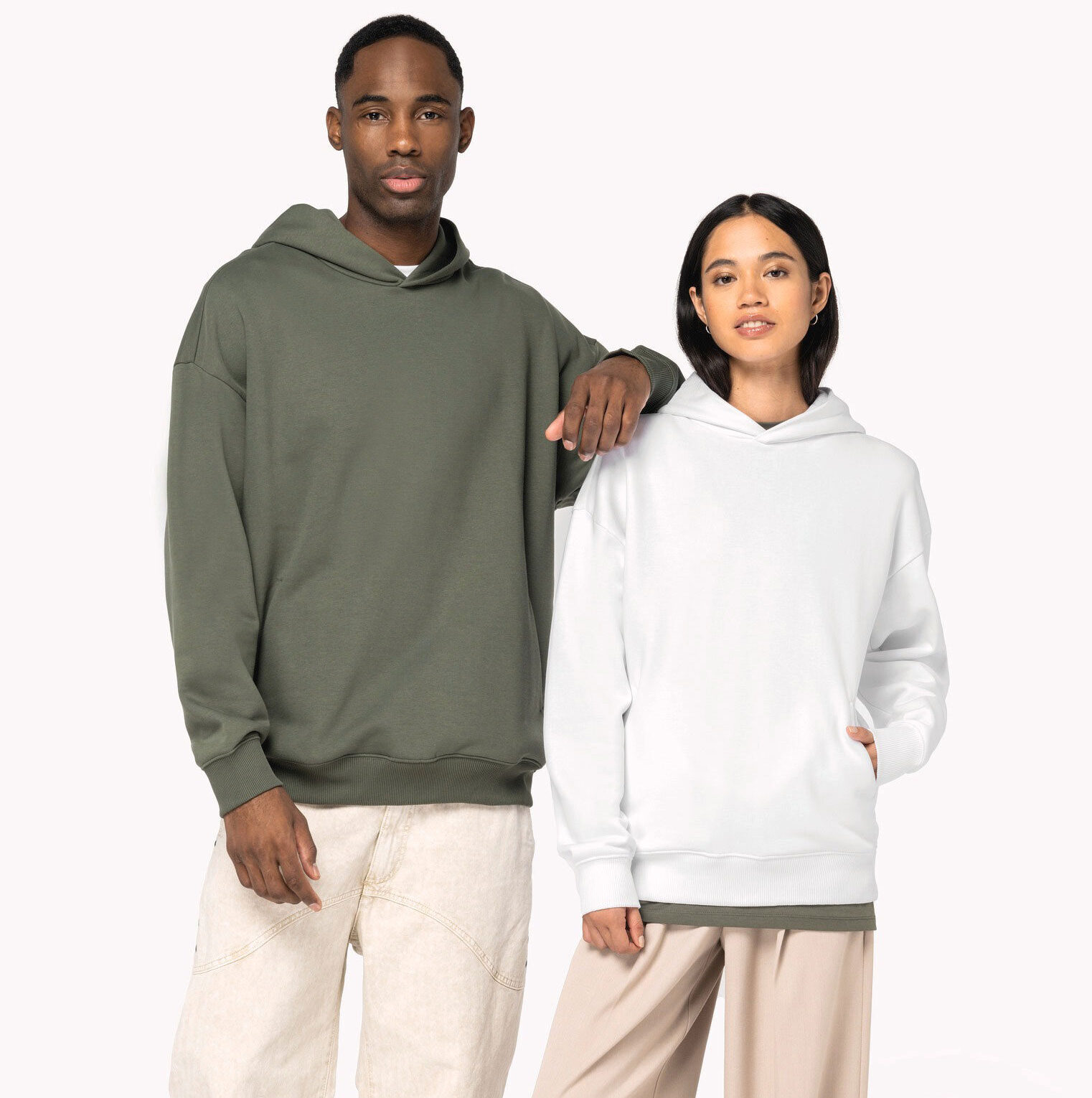 Bio-Baumwolle, unisex, oversize, Seitentaschen und ohne Kordel - ab 24,55 €